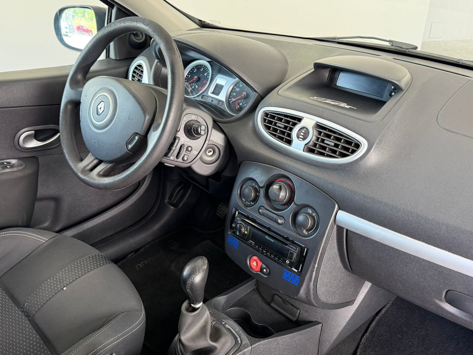 RENAULT CLIO 1.5 DCi