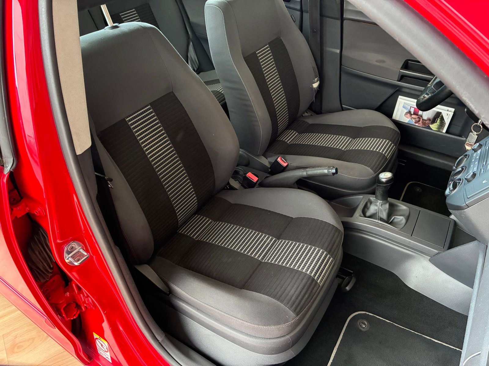 VOLKSWAGEN POLO 1.2i UNITED