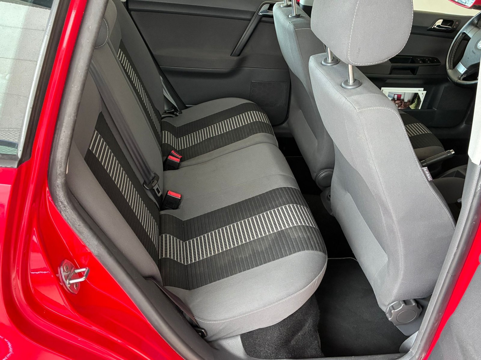 VOLKSWAGEN POLO 1.2i UNITED