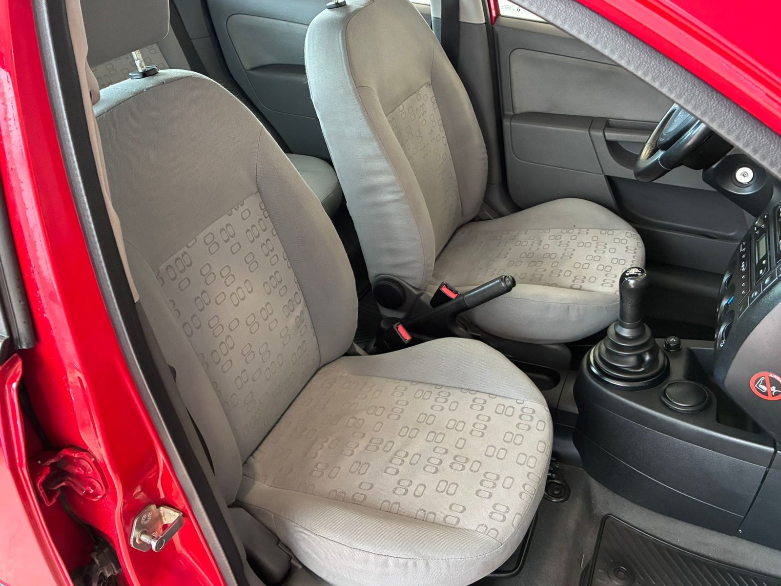 FORD FIESTA 1.3i