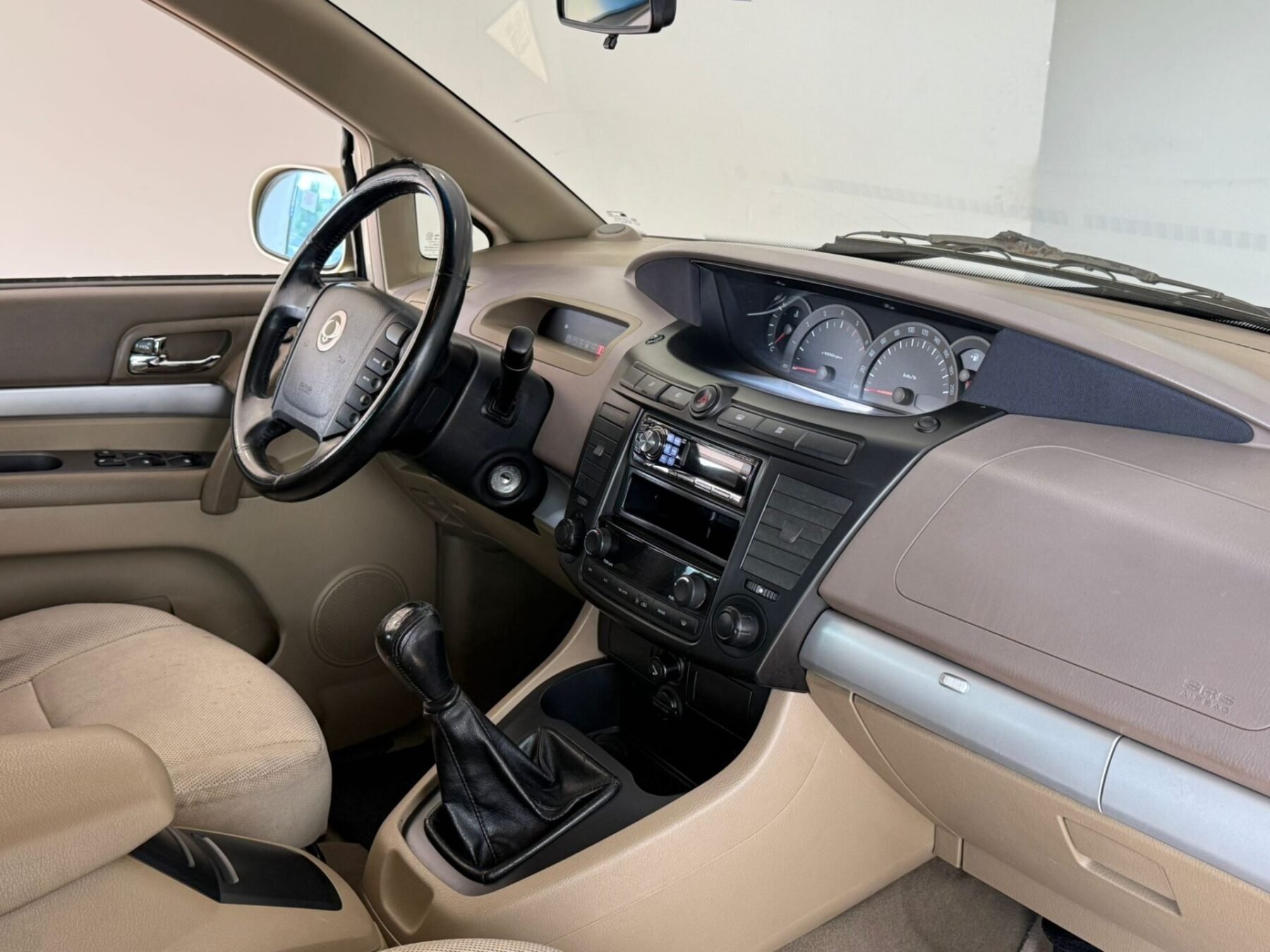 SSANGYONG RODIUS 270 XDi