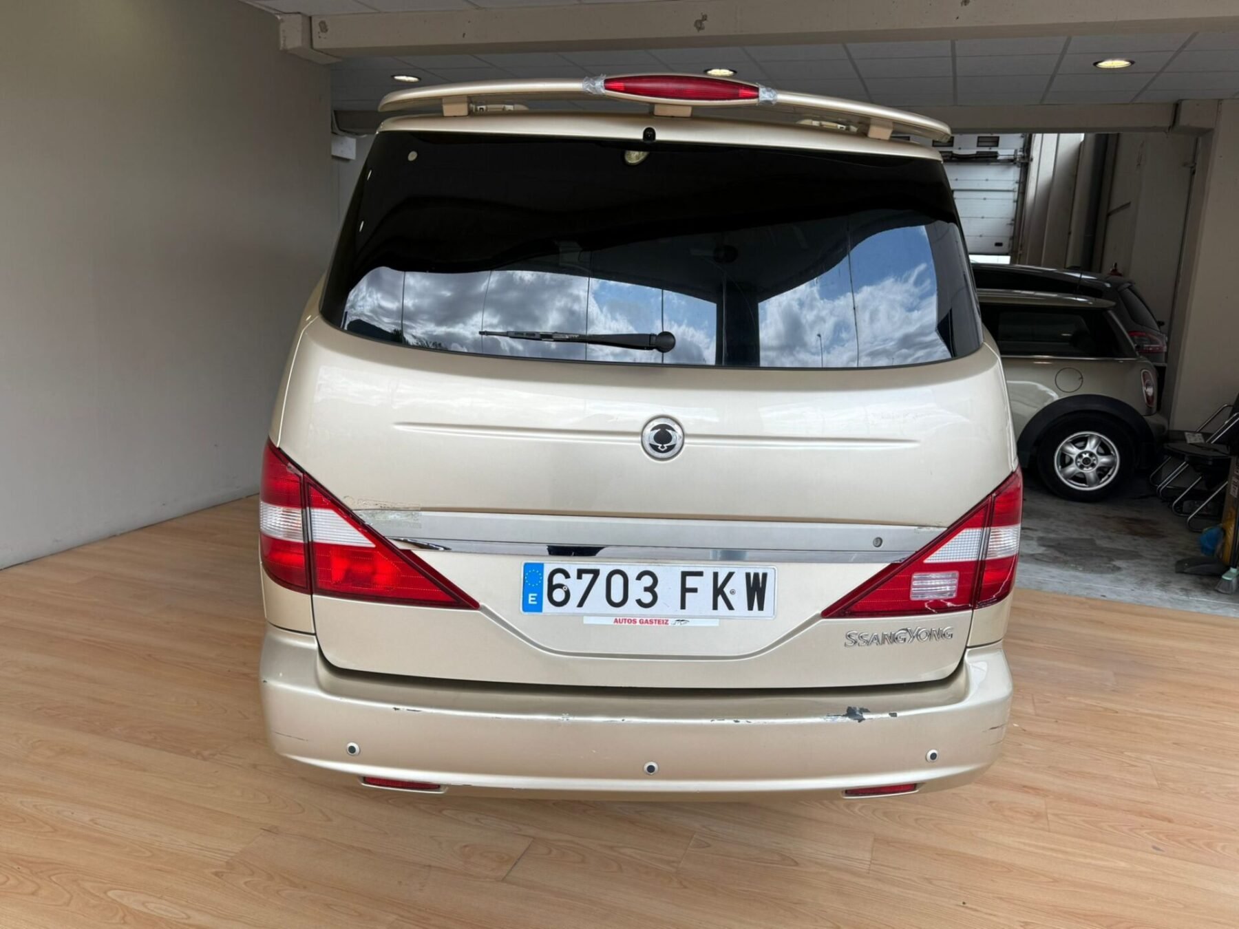 SSANGYONG RODIUS 270 XDi