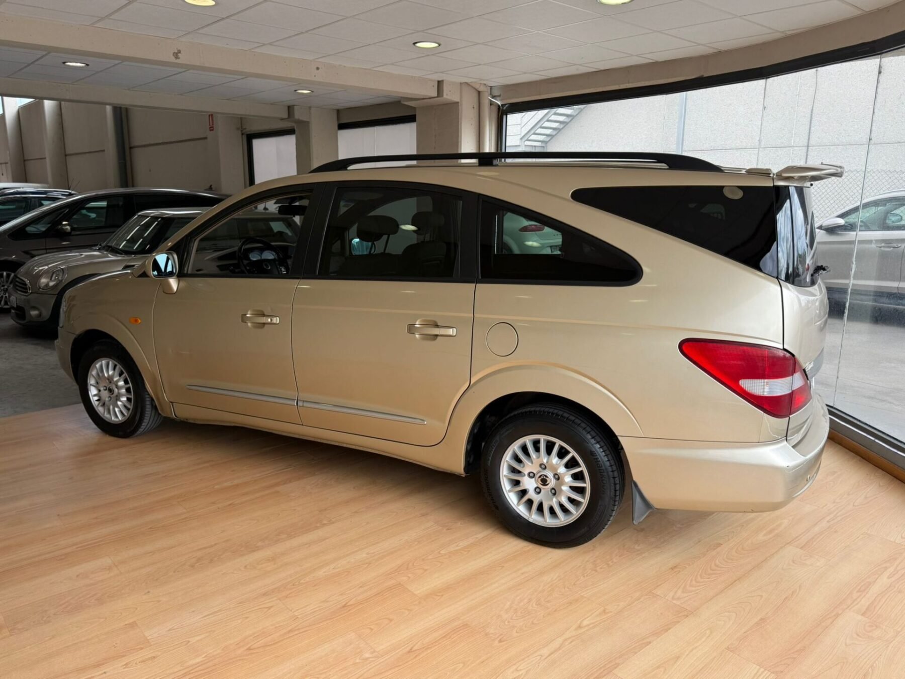 SSANGYONG RODIUS 270 XDi