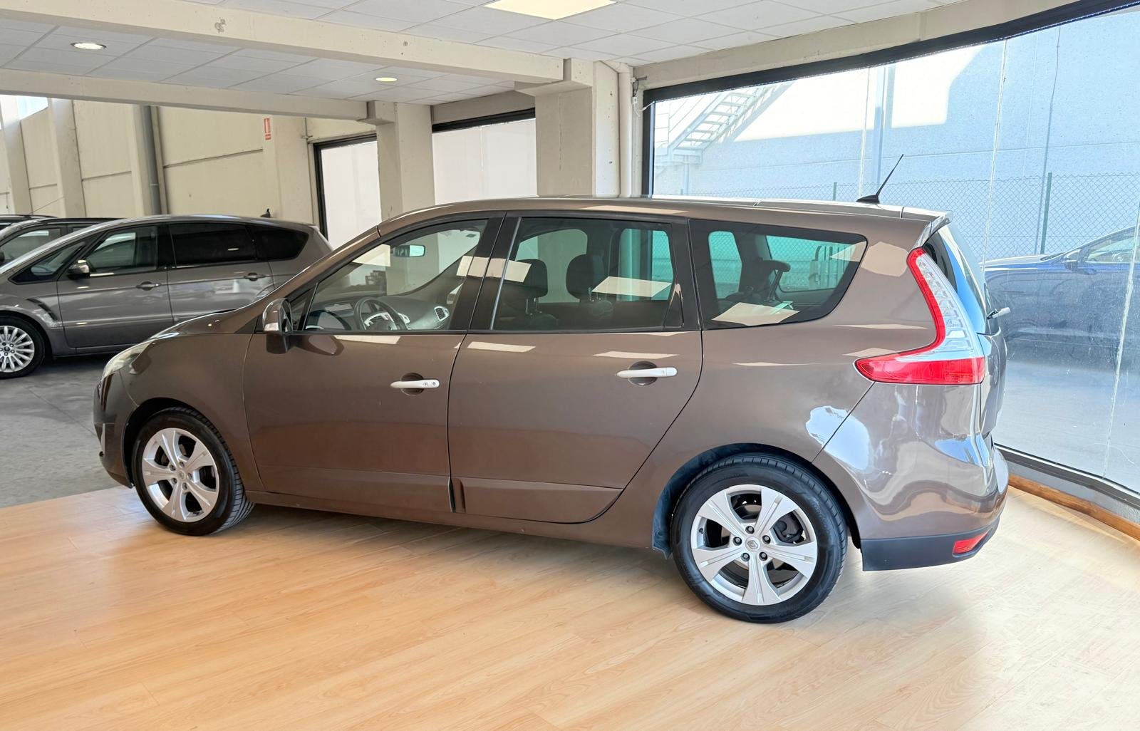 RENAULT GRAND SCENIC 1.9 DCi 7 plazas