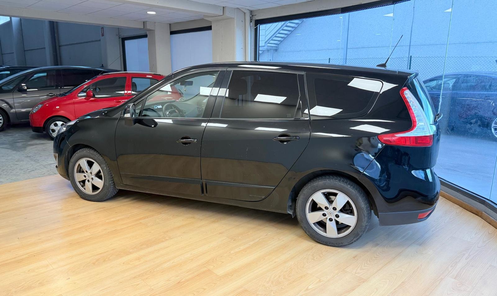 RENAULT GRAND SCENIC 1.9 DCi 5 Plazas