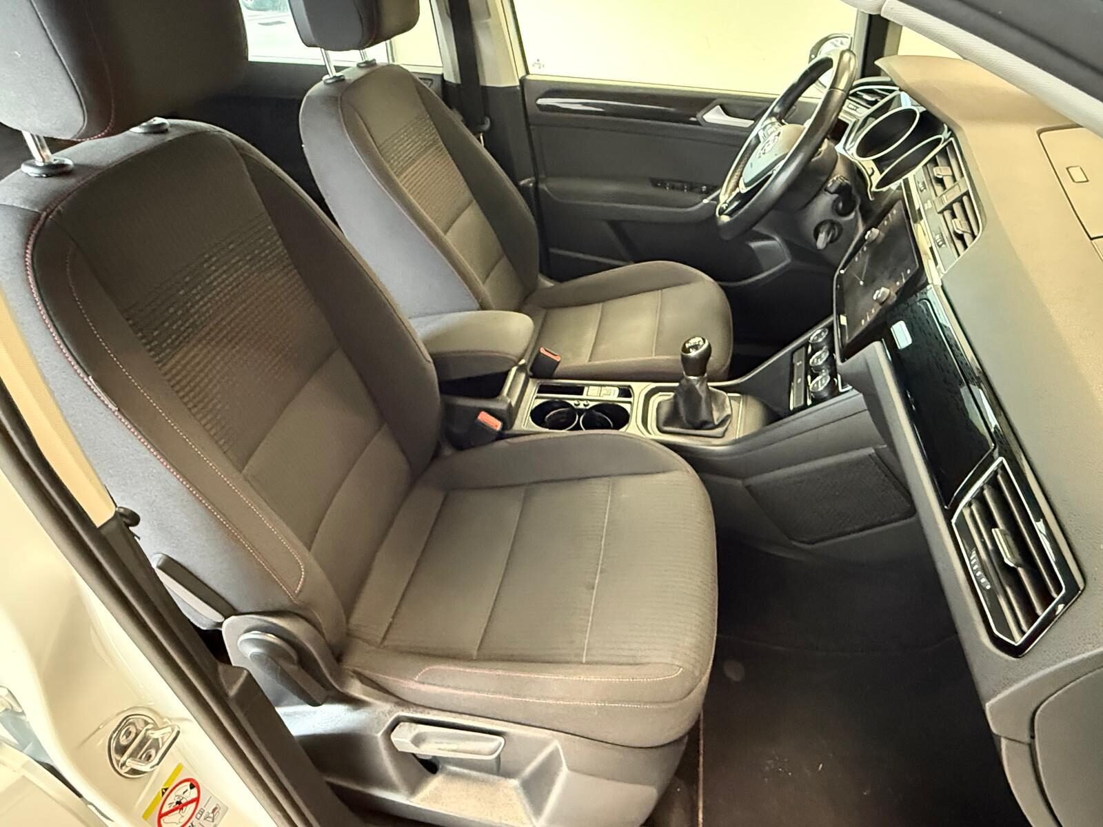 VOLKSWAGEN TOURAN 2.0 TDI