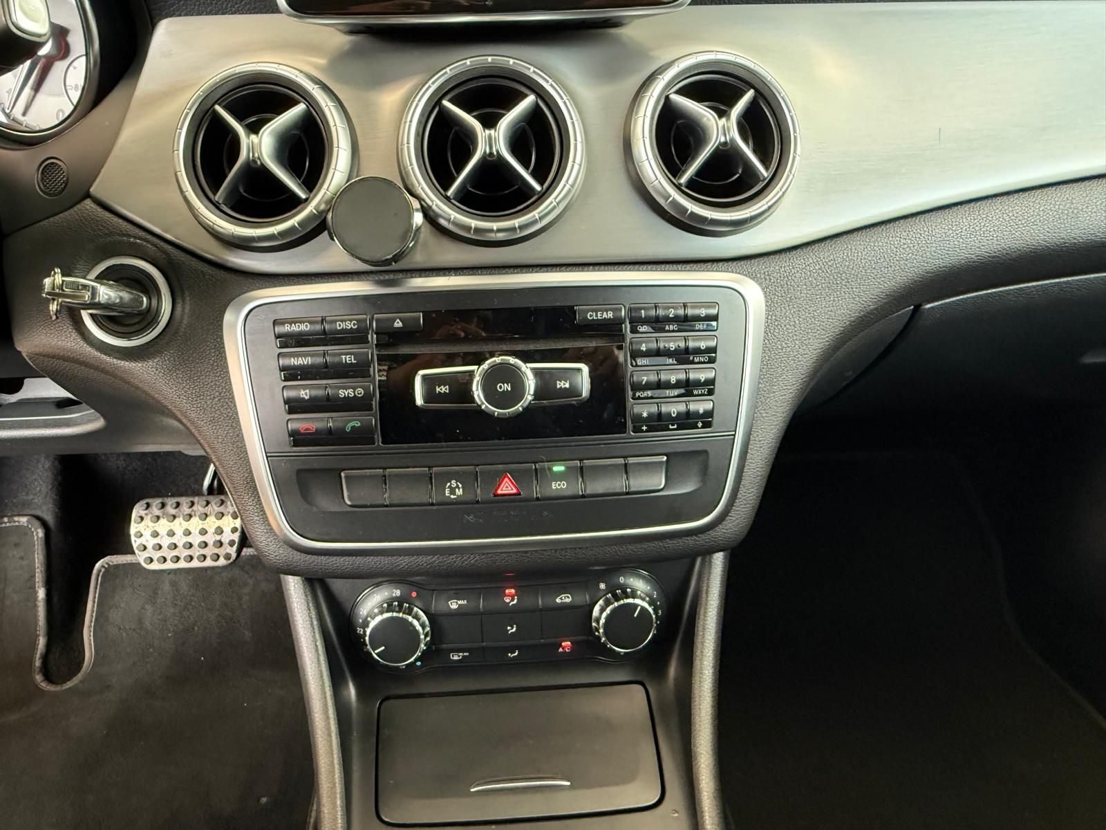 MERCEDES-BENZ CLA CLA 20O AMG LINE