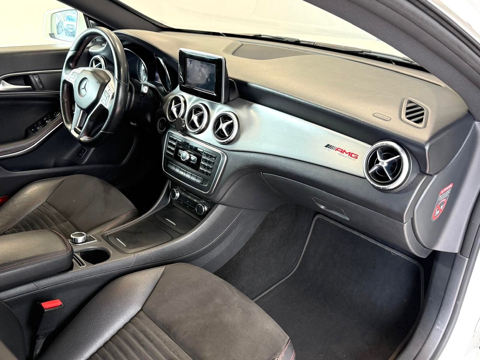 MERCEDES-BENZ CLA CLA 20O AMG LINE