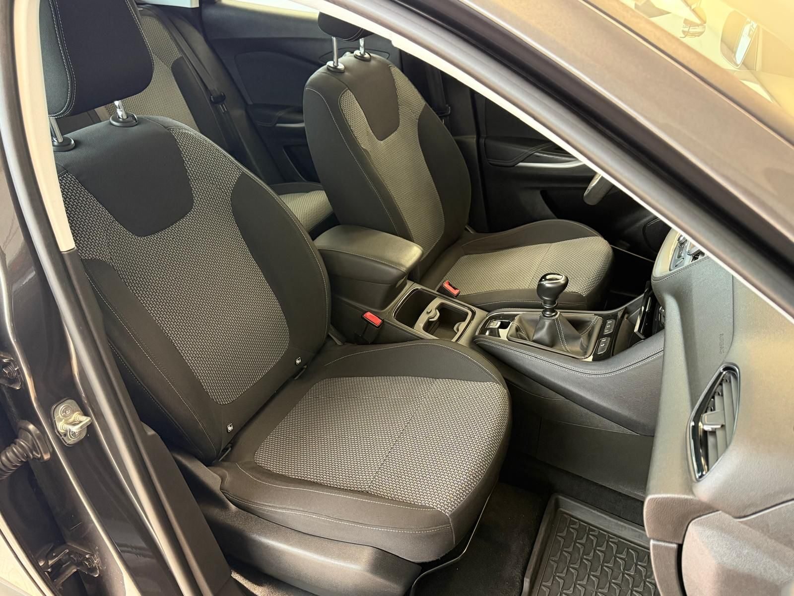 OPEL GRANDLAND X 1.6 CDTi