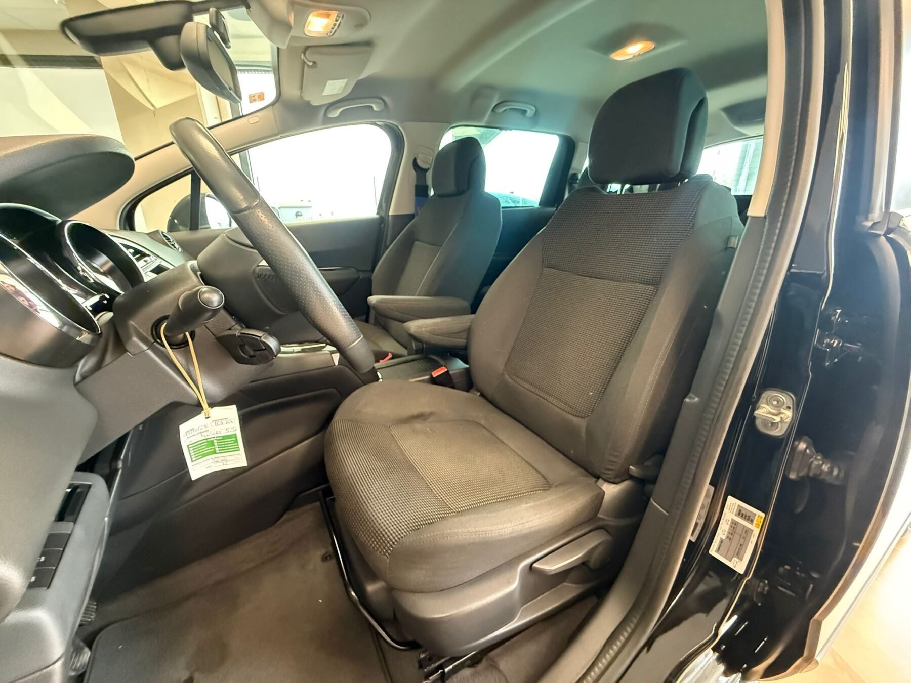 PEUGEOT 5008 1.6 HDi Style