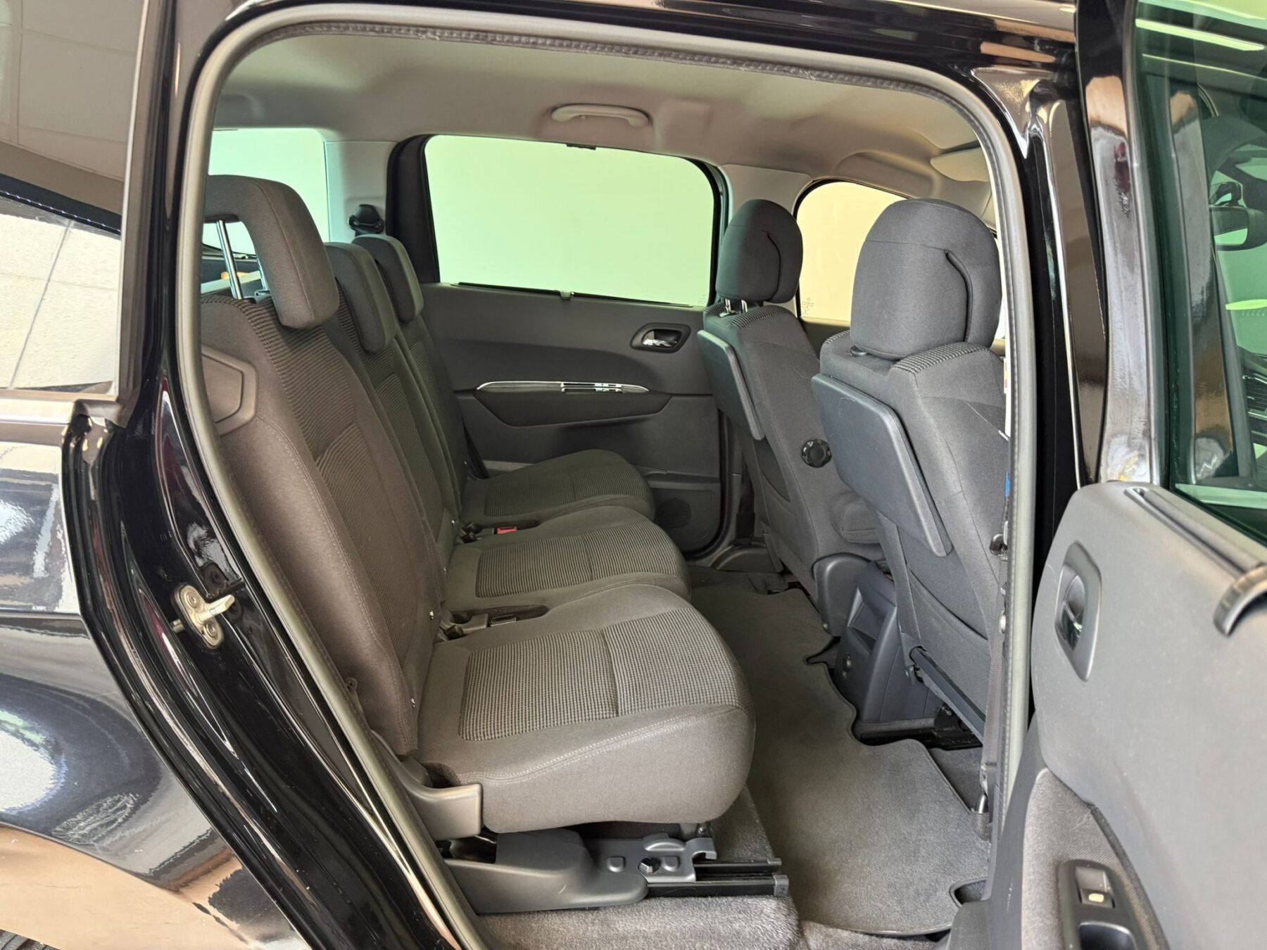 PEUGEOT 5008 1.6 HDi Style