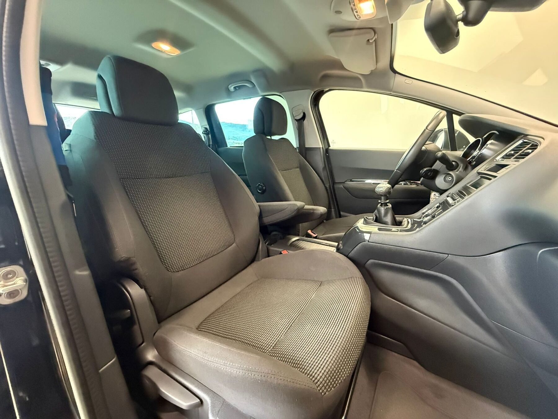 PEUGEOT 5008 1.6 HDi Style