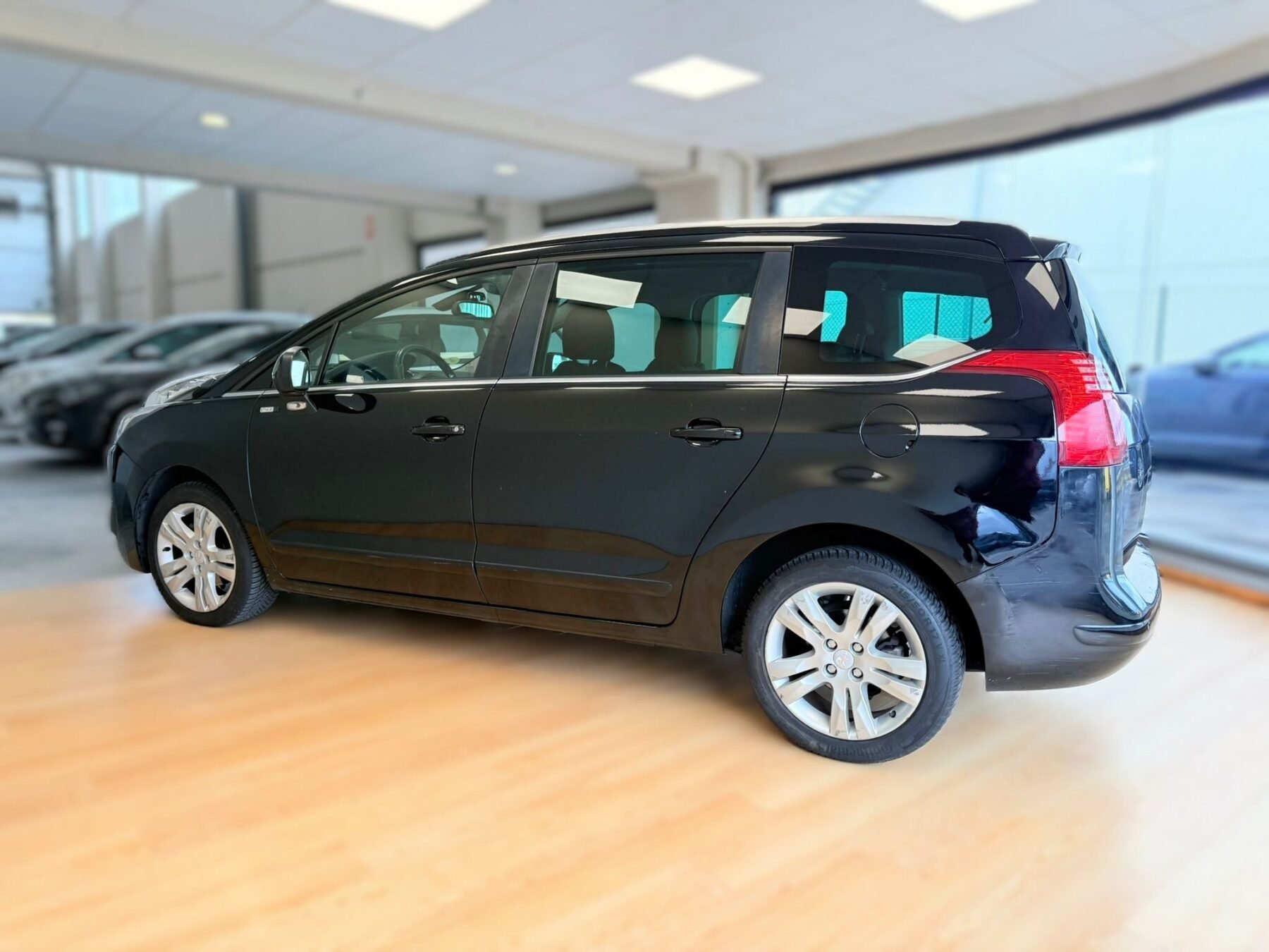 PEUGEOT 5008 1.6 HDi Style