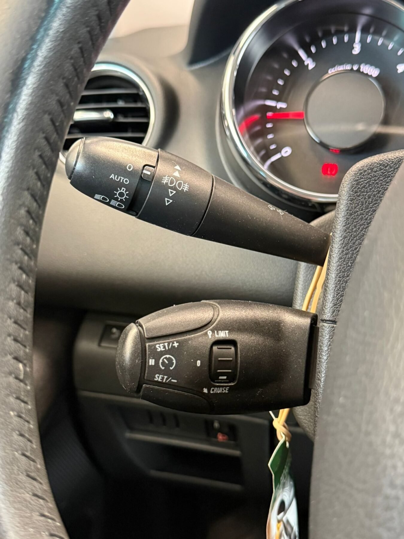 PEUGEOT 5008 1.6 HDi Style