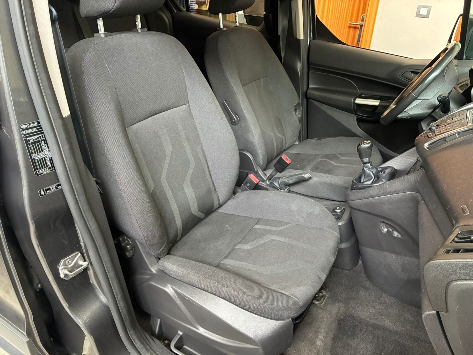 FORD TRANSIT CONNECT kombi 1.6 Tdci