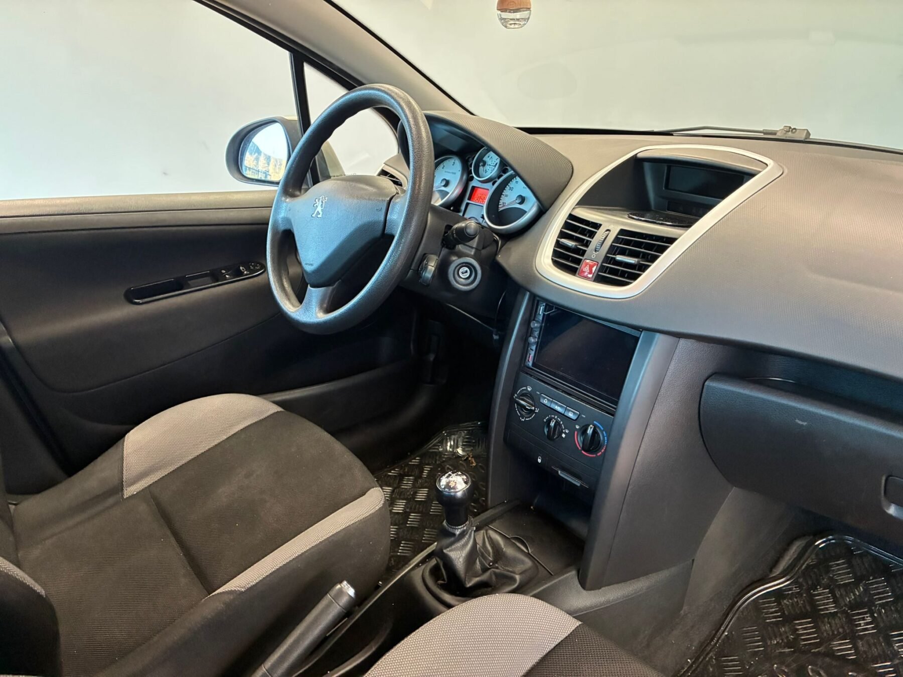PEUGEOT 207 1.4HDi