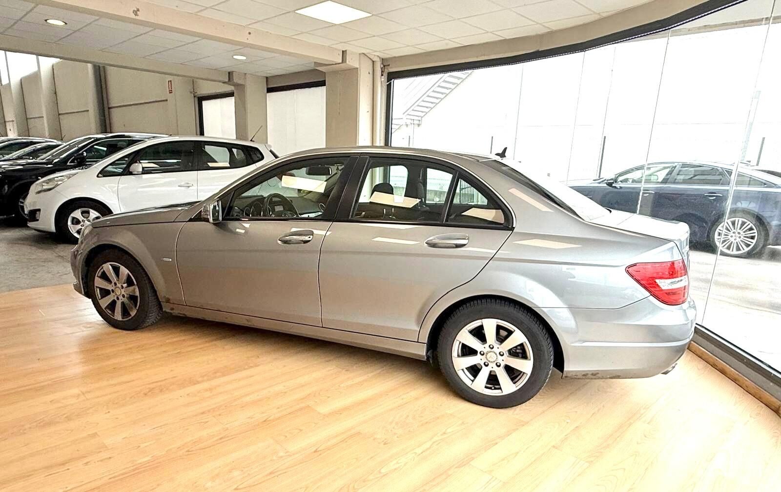 MERCEDES-BENZ CLASE C C200 CDi