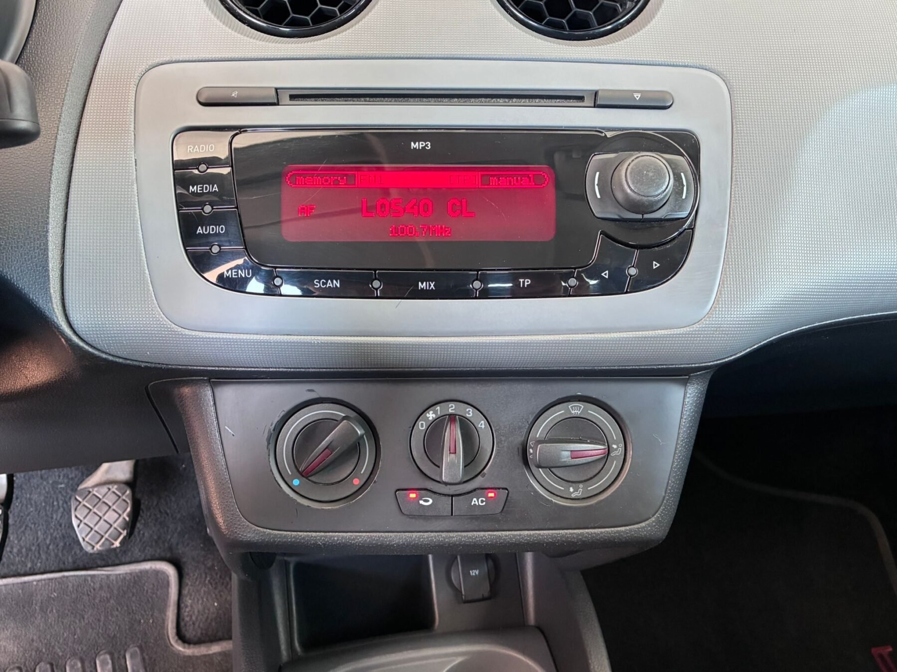 SEAT IBIZA 1.2i 12v