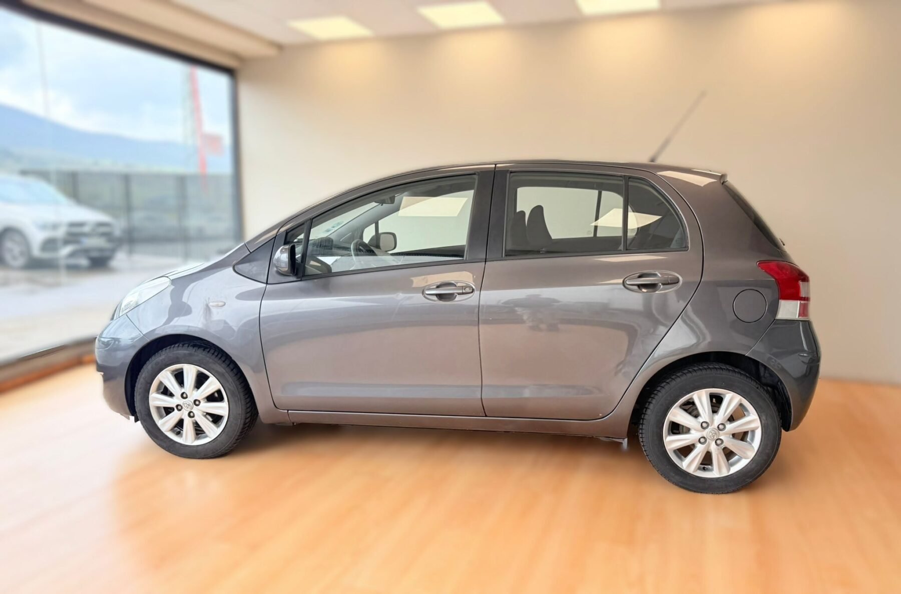TOYOTA YARIS 1.33 VVT-i