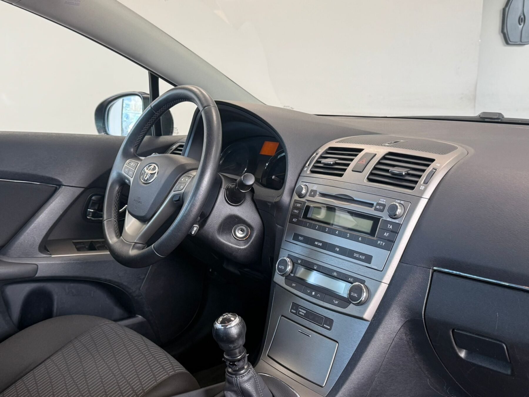 TOYOTA AVENSIS 2.0D4-D