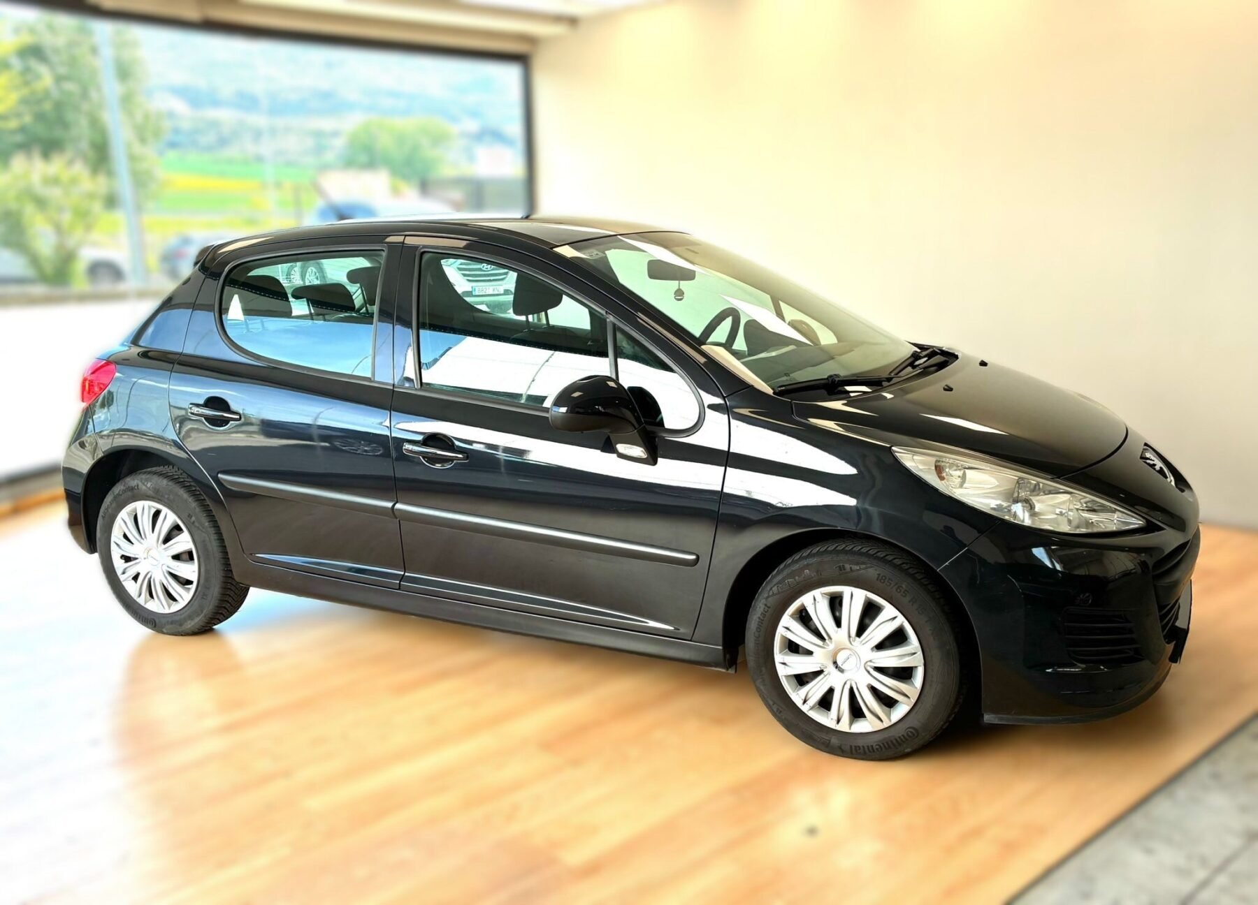 PEUGEOT 207 1.4i