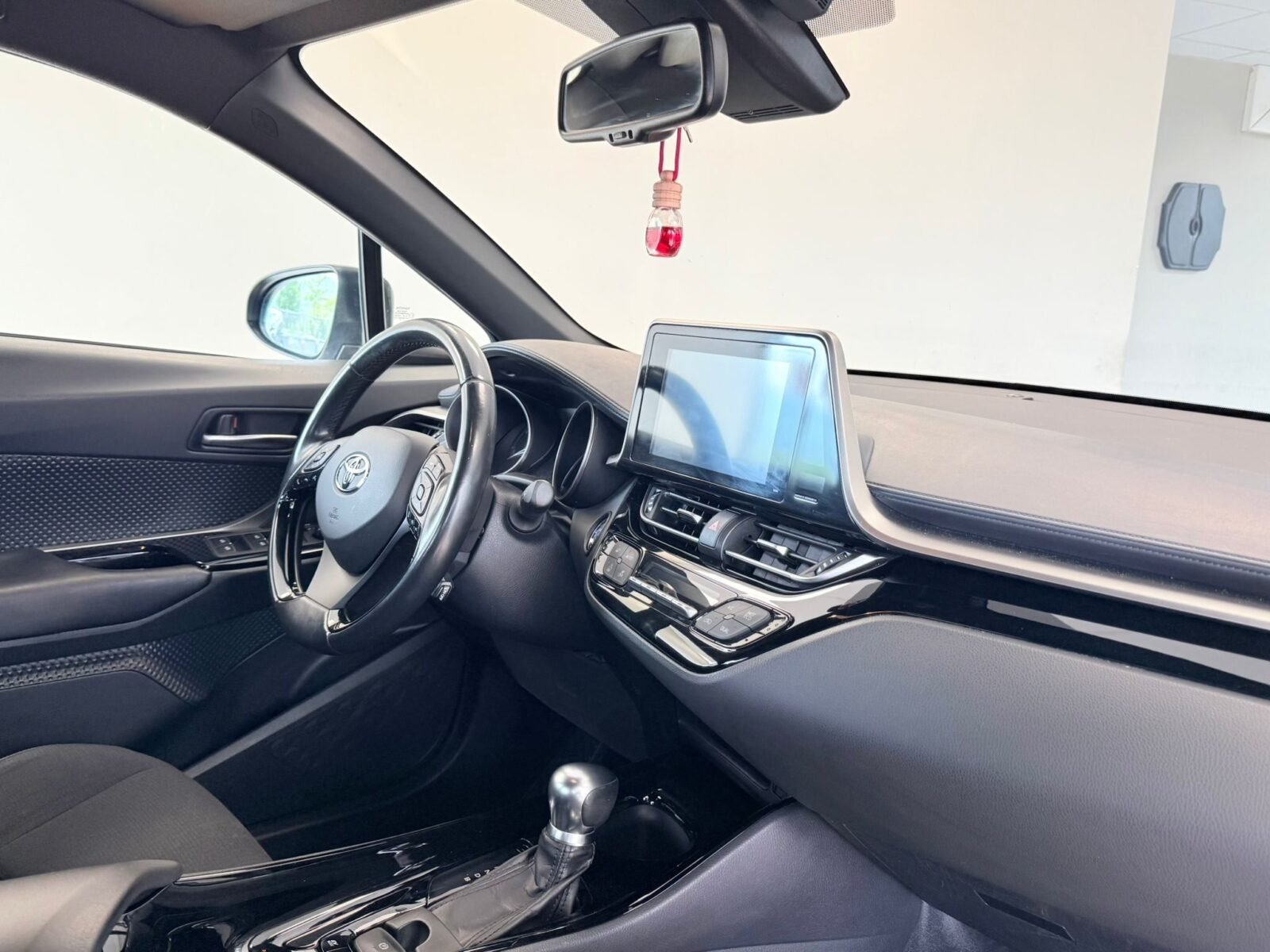 TOYOTA C-HR 1.8i Hibrido