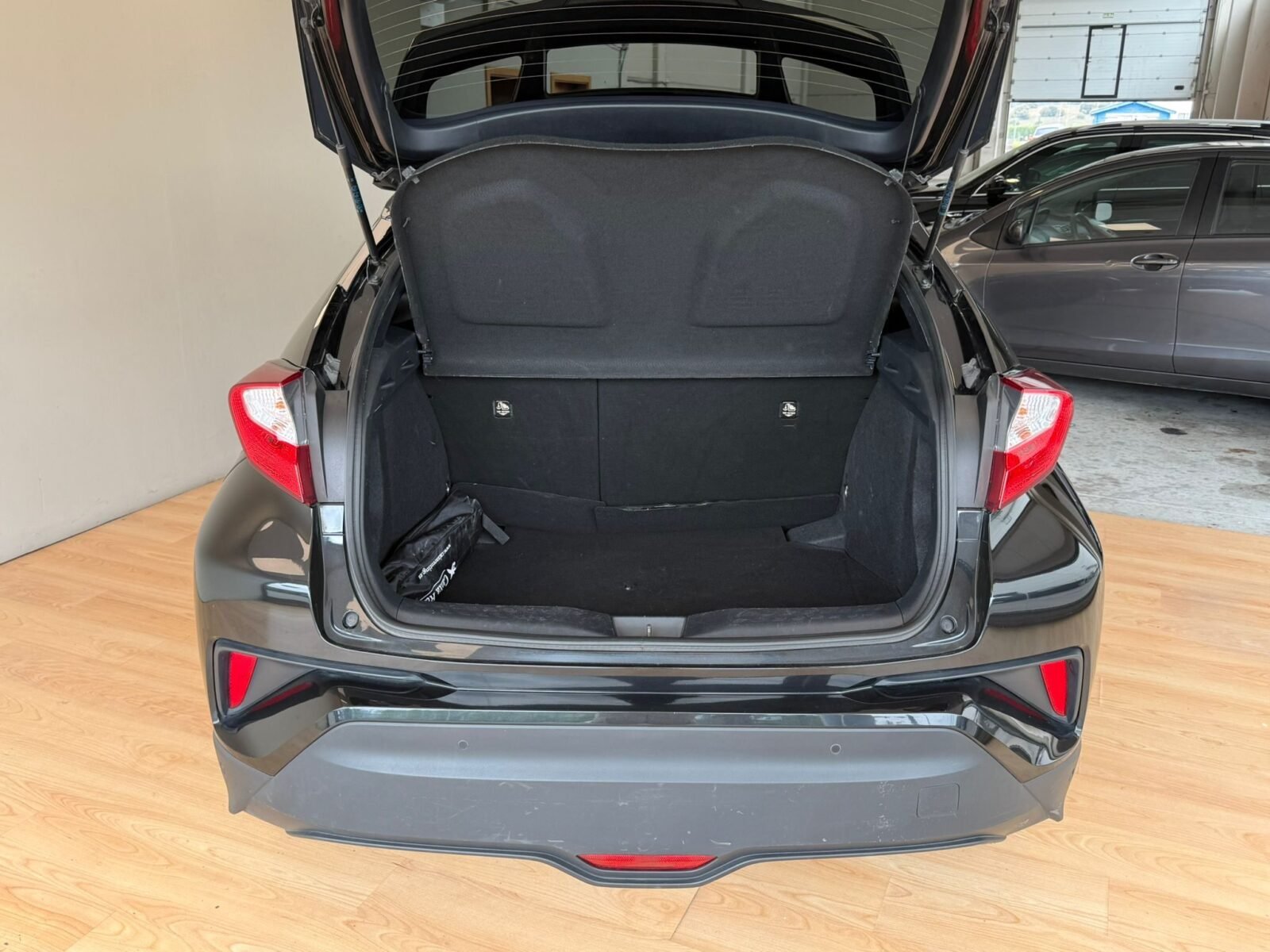 TOYOTA C-HR 1.8i Hibrido