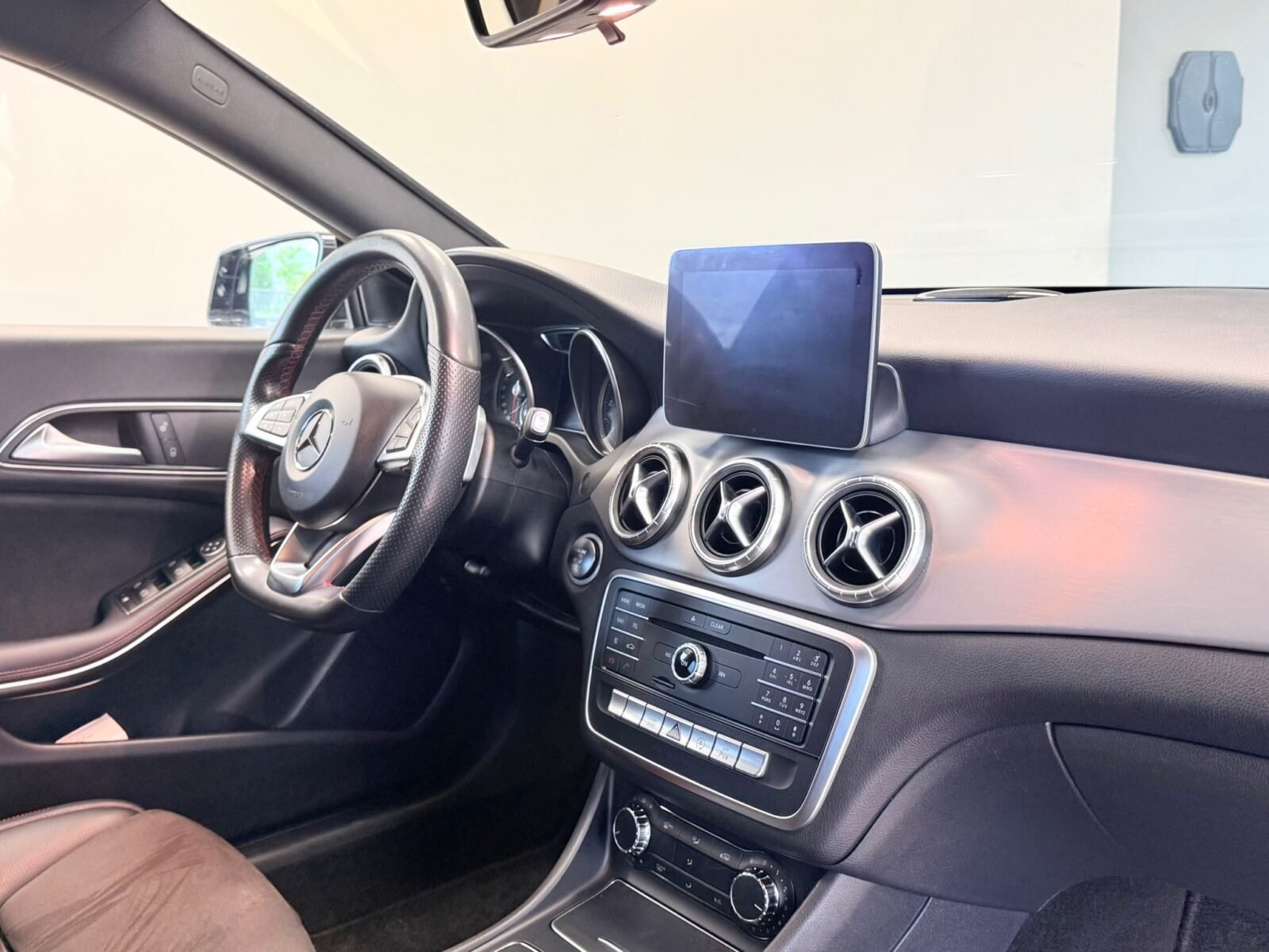 MERCEDES-BENZ CLA 200D