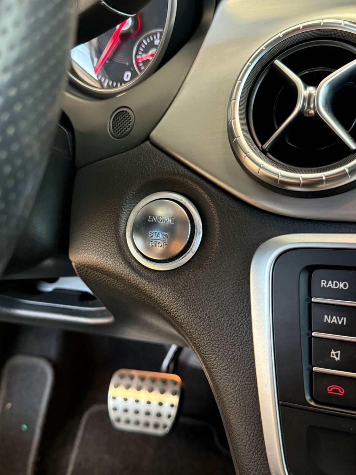 MERCEDES-BENZ CLA 200D