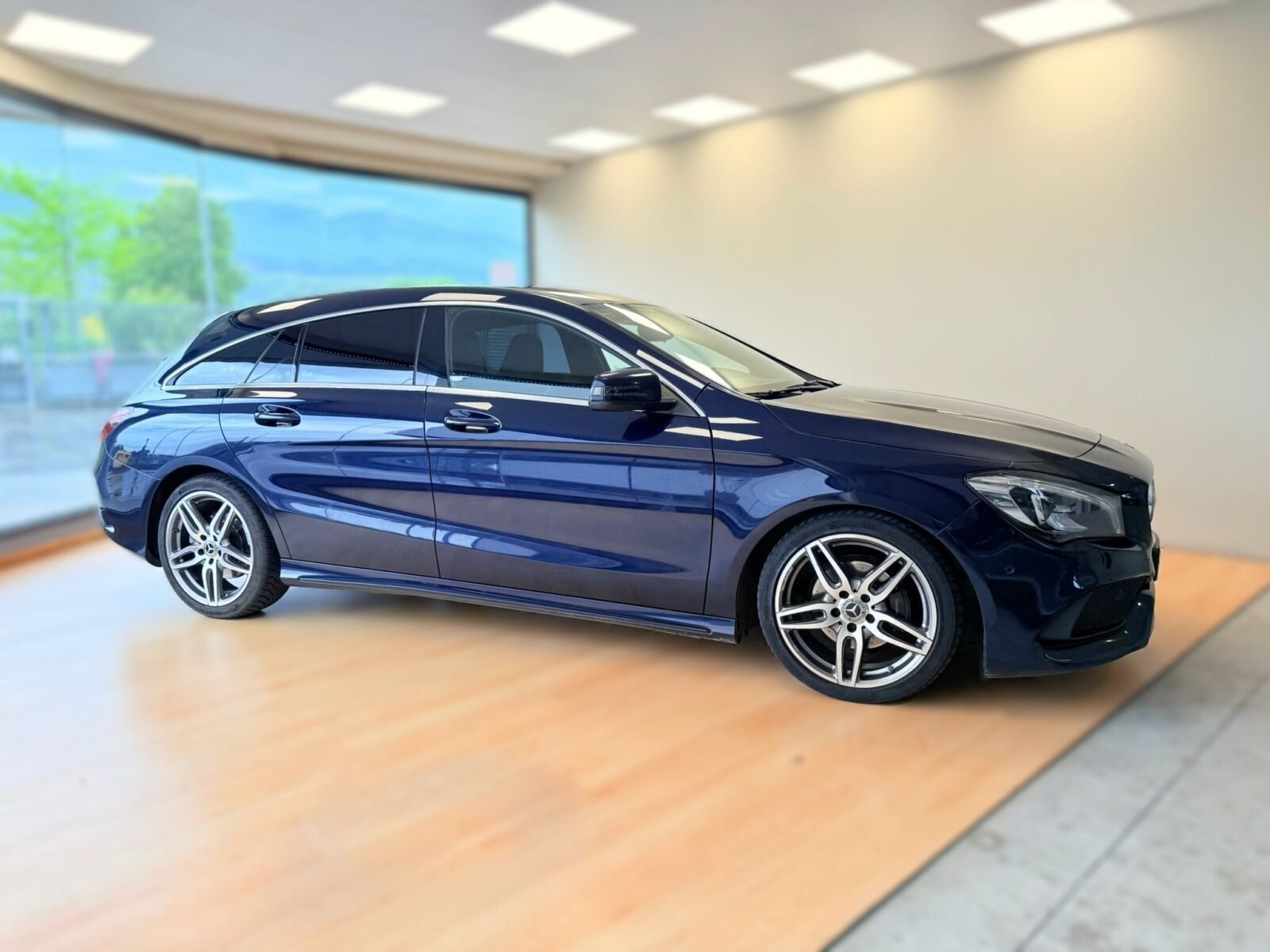 MERCEDES-BENZ CLA 200D