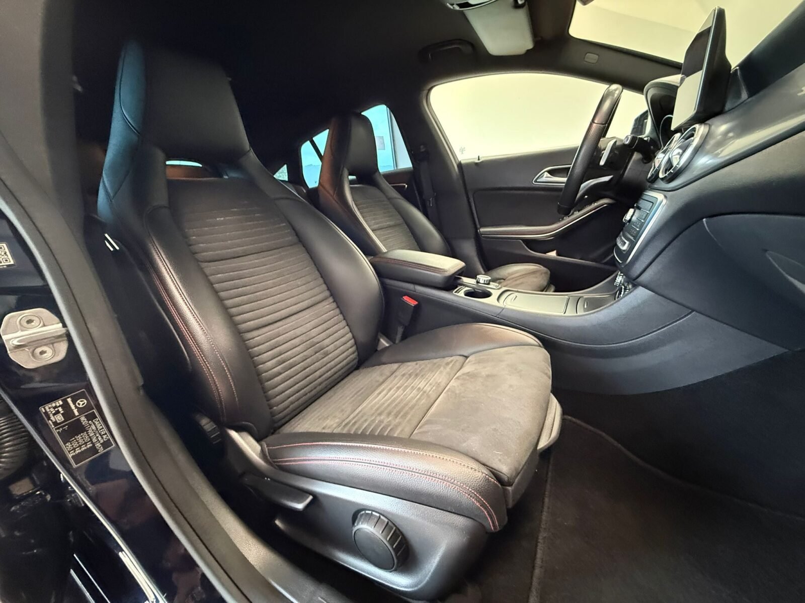 MERCEDES-BENZ CLA 200D