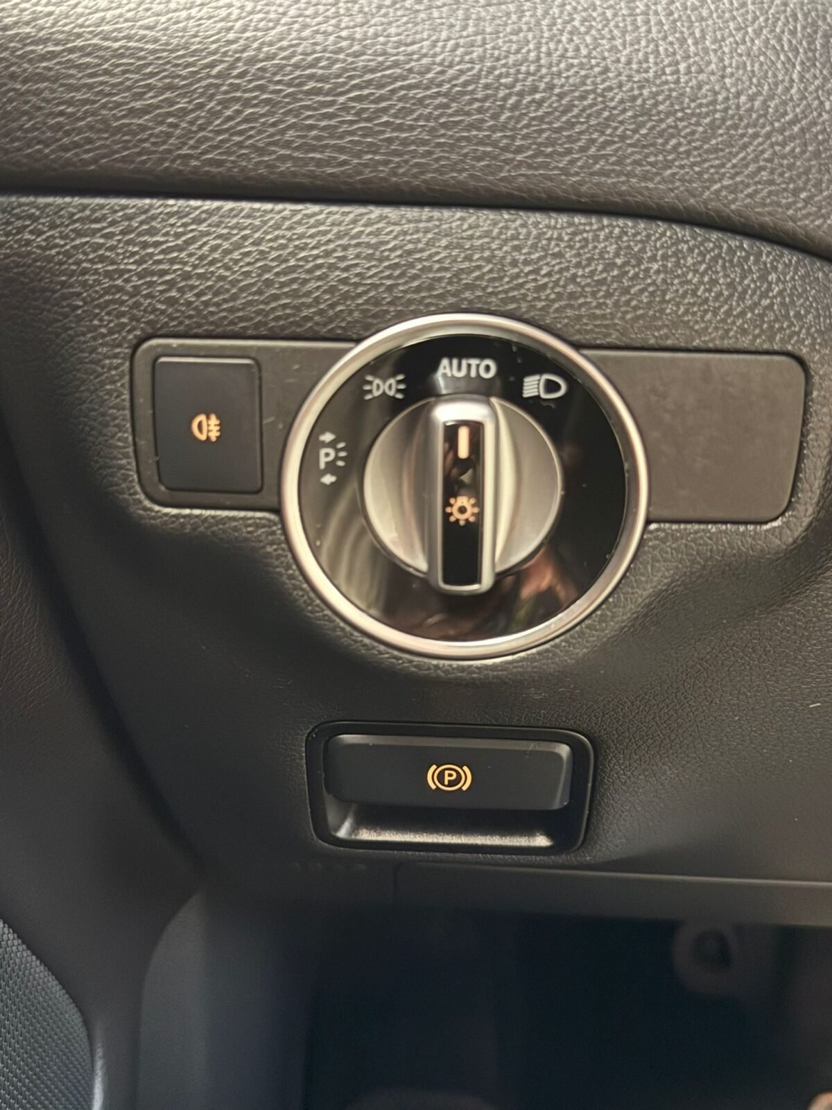 MERCEDES-BENZ CLA 200D