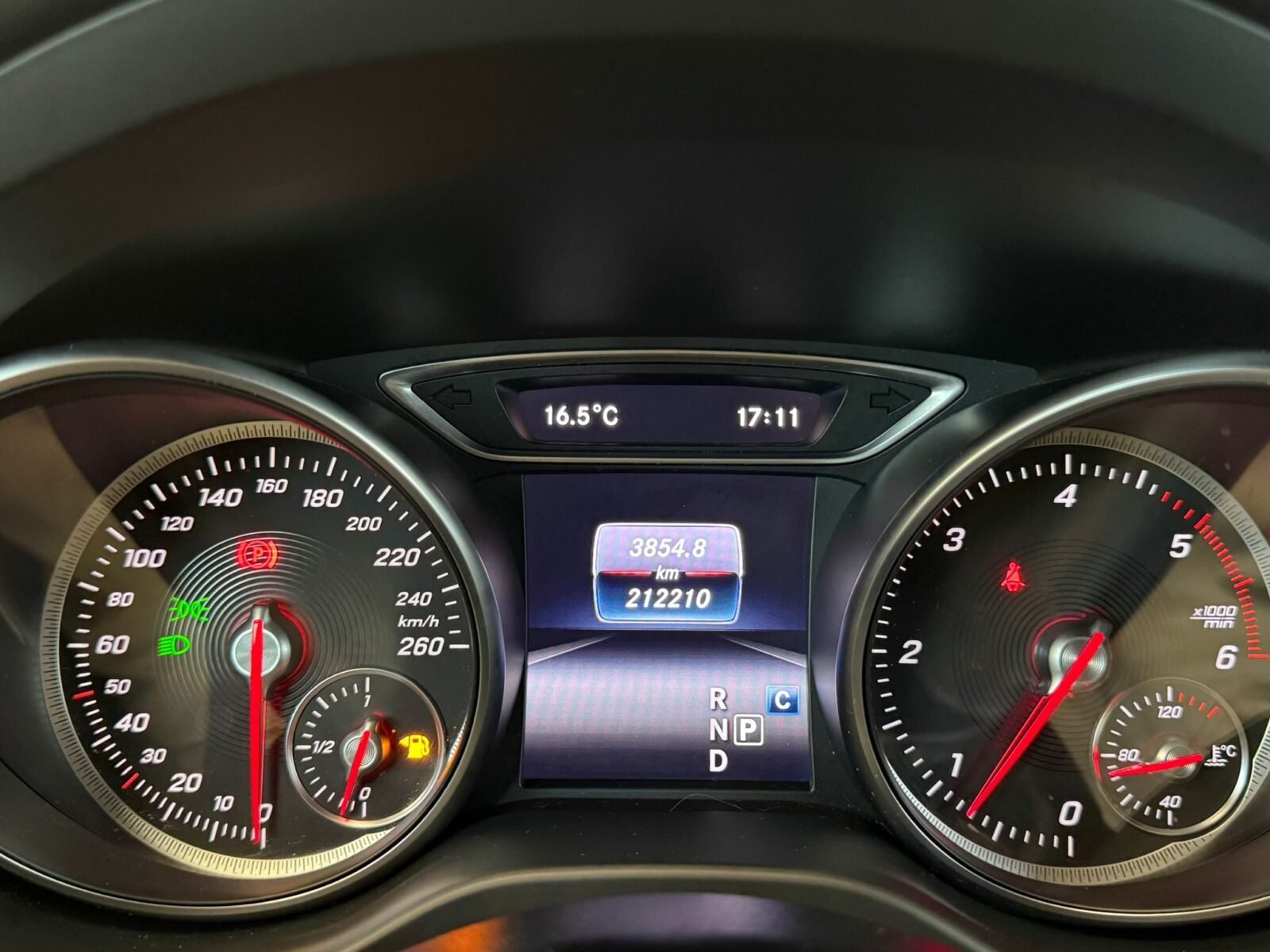 MERCEDES-BENZ CLA 200D