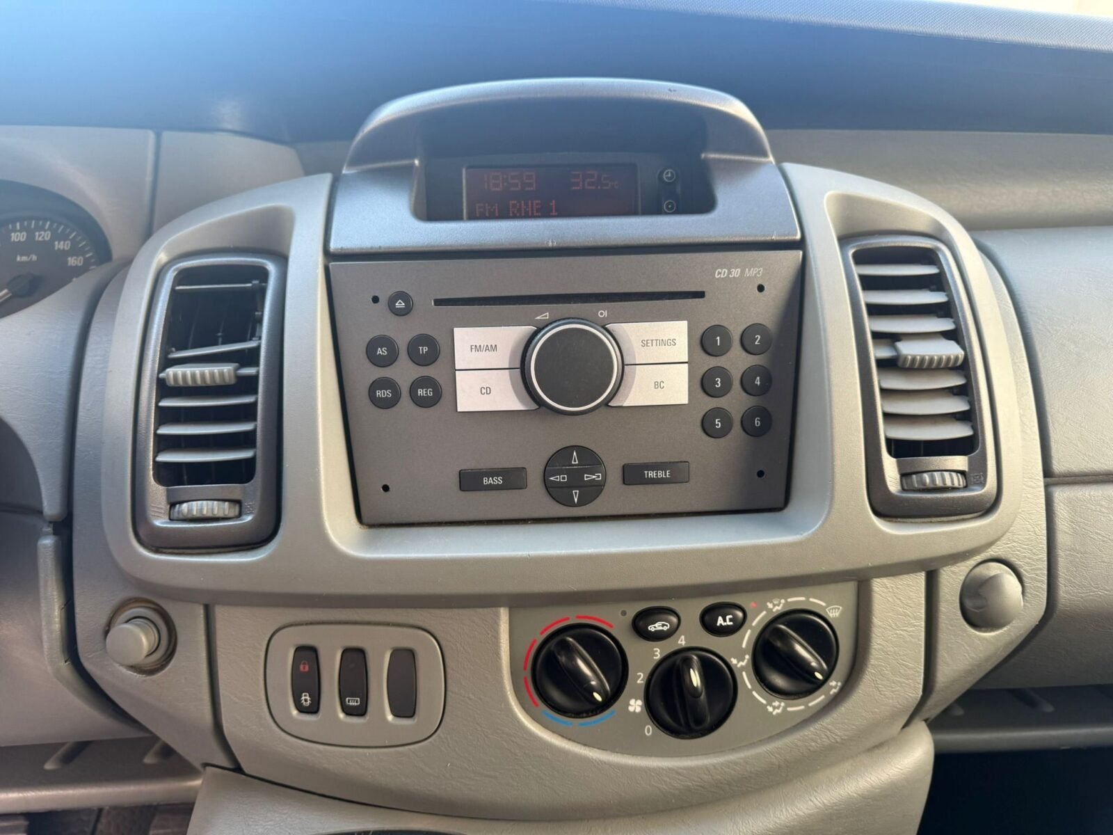 OPEL VIVARO 1.9CDTI