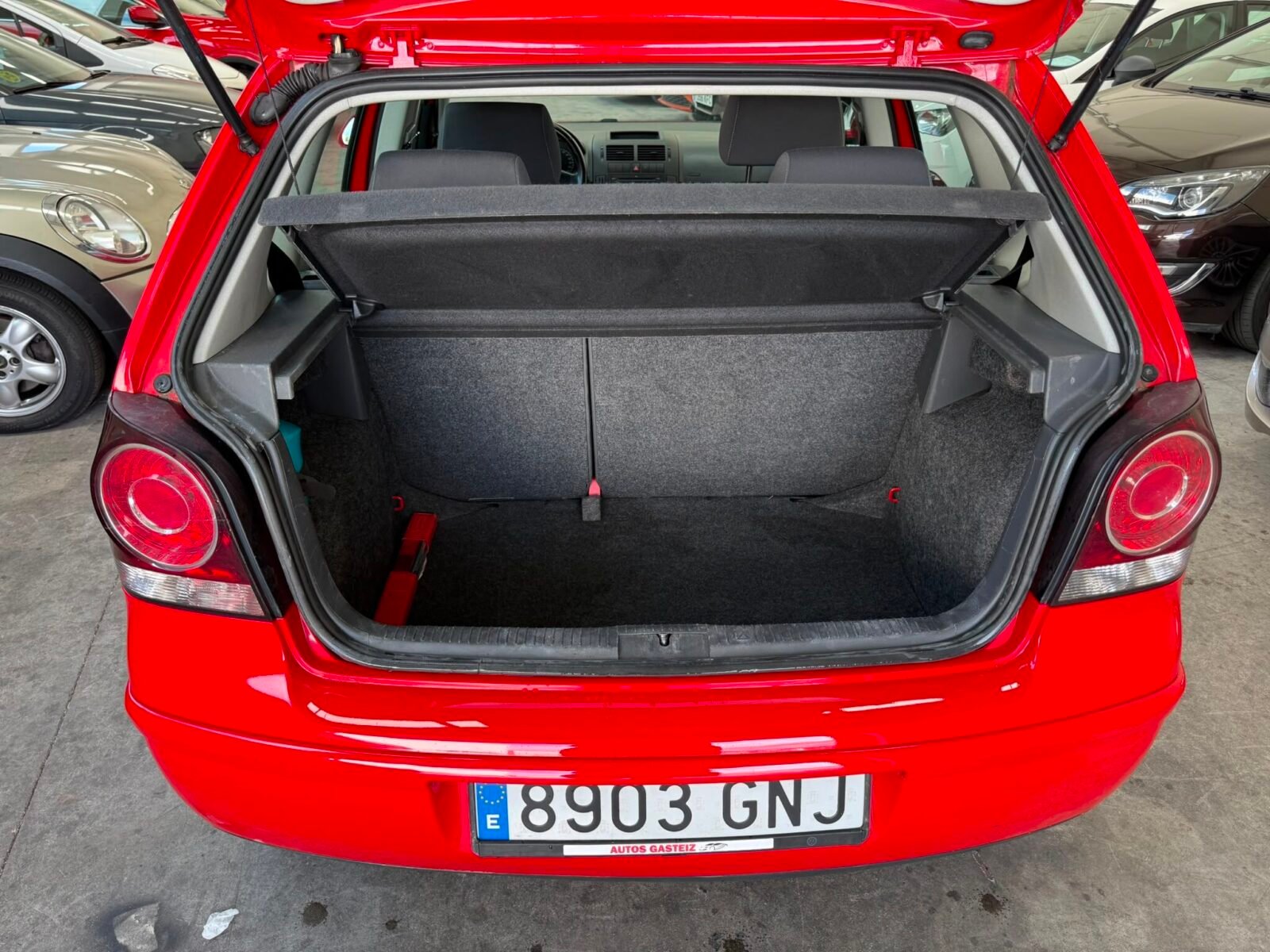 VOLKSWAGEN POLO 1.2i