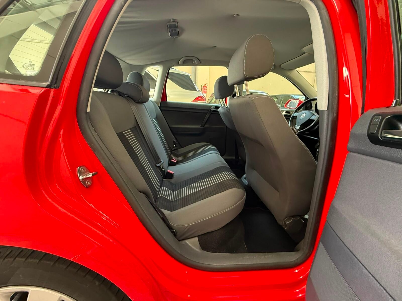 VOLKSWAGEN POLO 1.2i