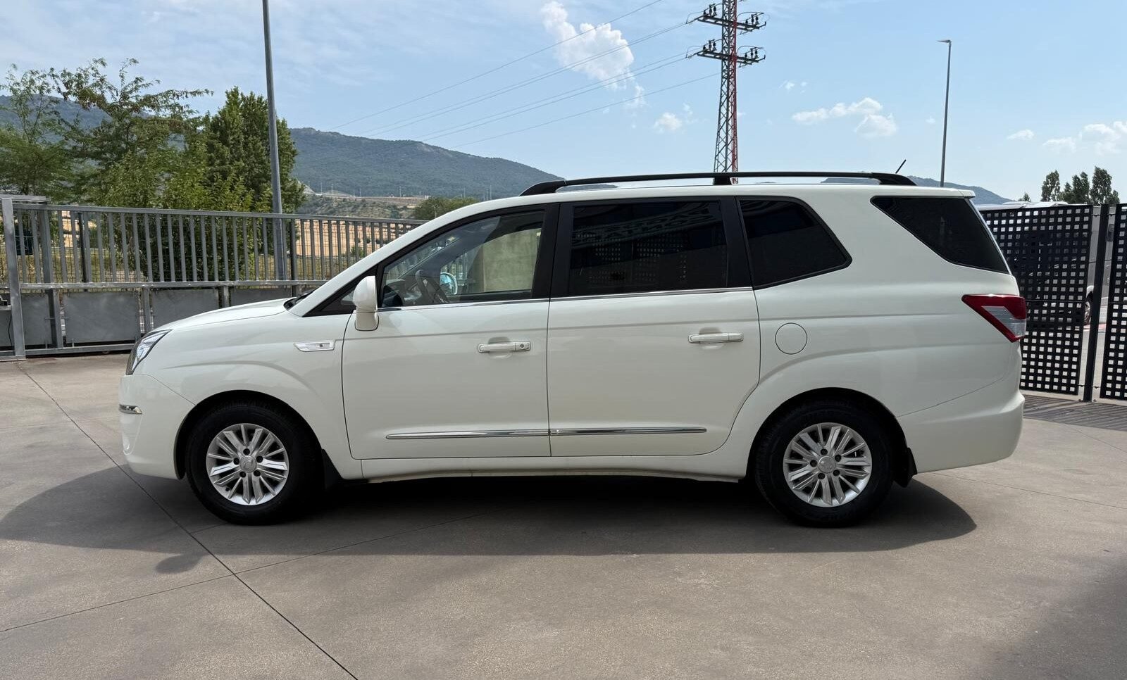 SSANGYONG RODIUS D2.2T