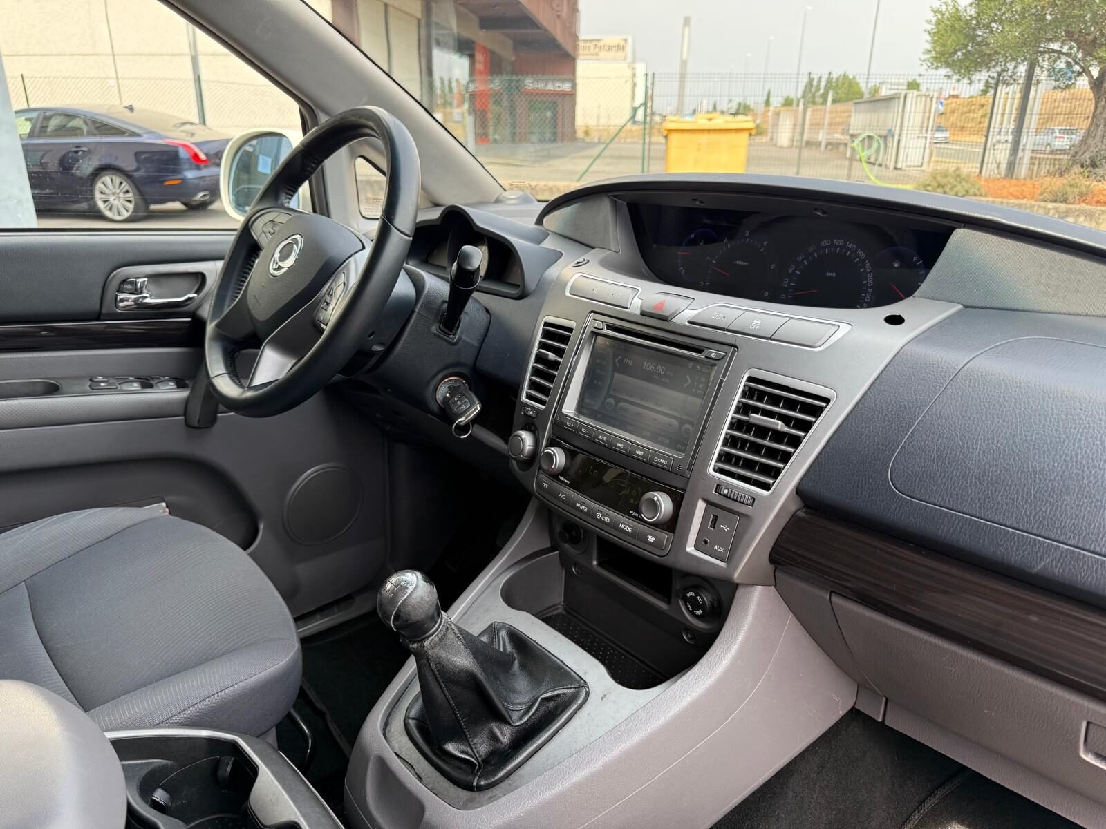 SSANGYONG RODIUS D2.2T
