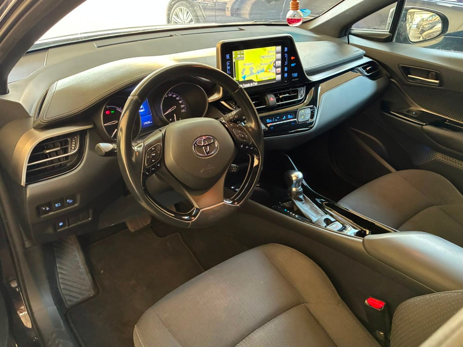 TOYOTA C-HR 1.8i Hibrido