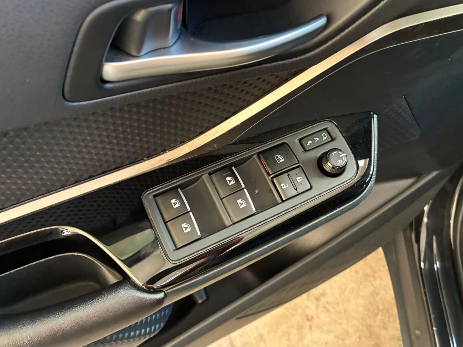 TOYOTA C-HR 1.8i Hibrido