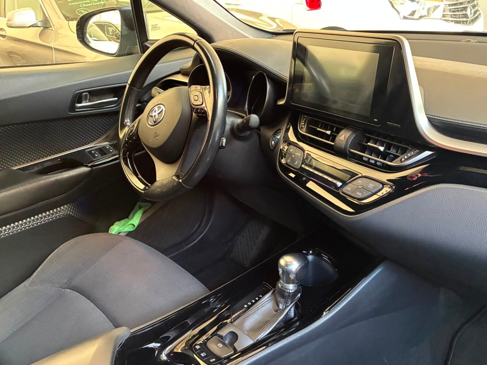 TOYOTA C-HR 1.8i Hibrido