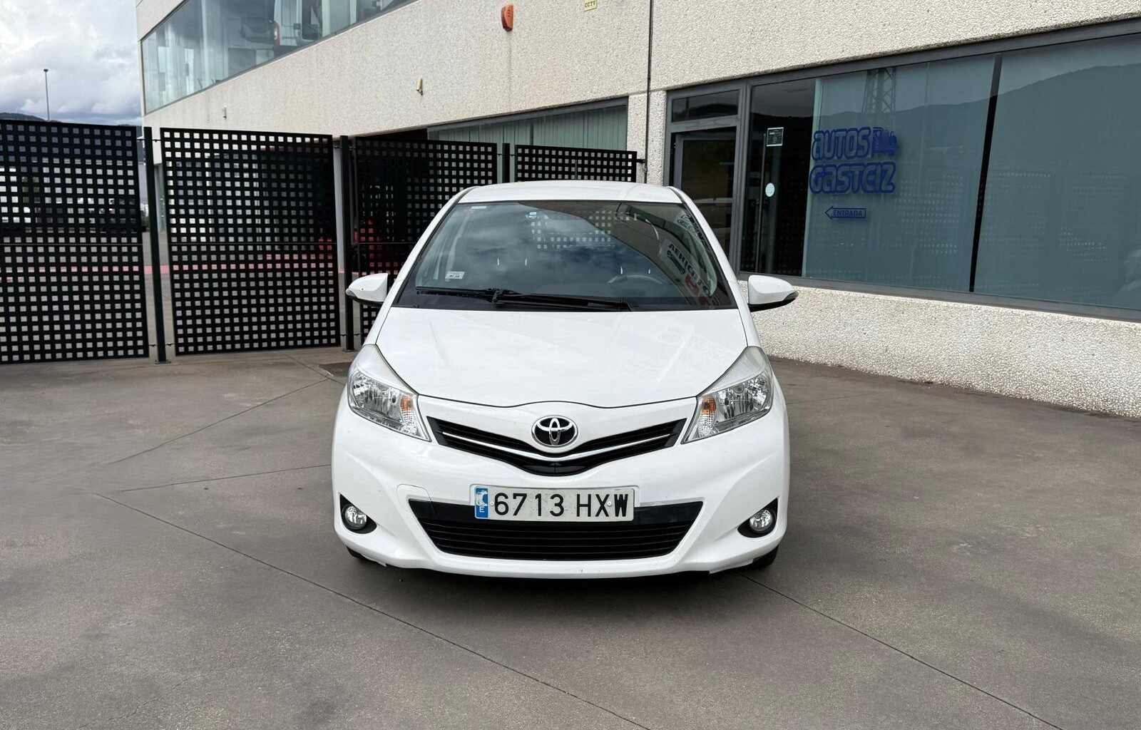 TOYOTA YARIS 1.Oi ACTIVE