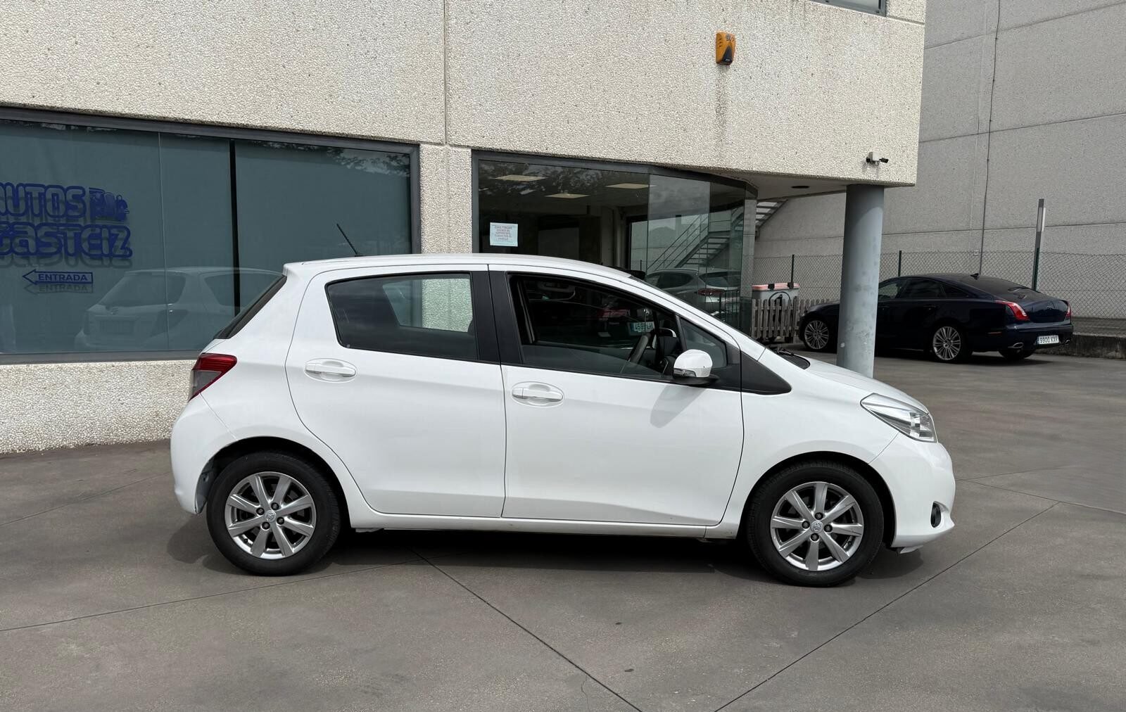 TOYOTA YARIS 1.Oi ACTIVE