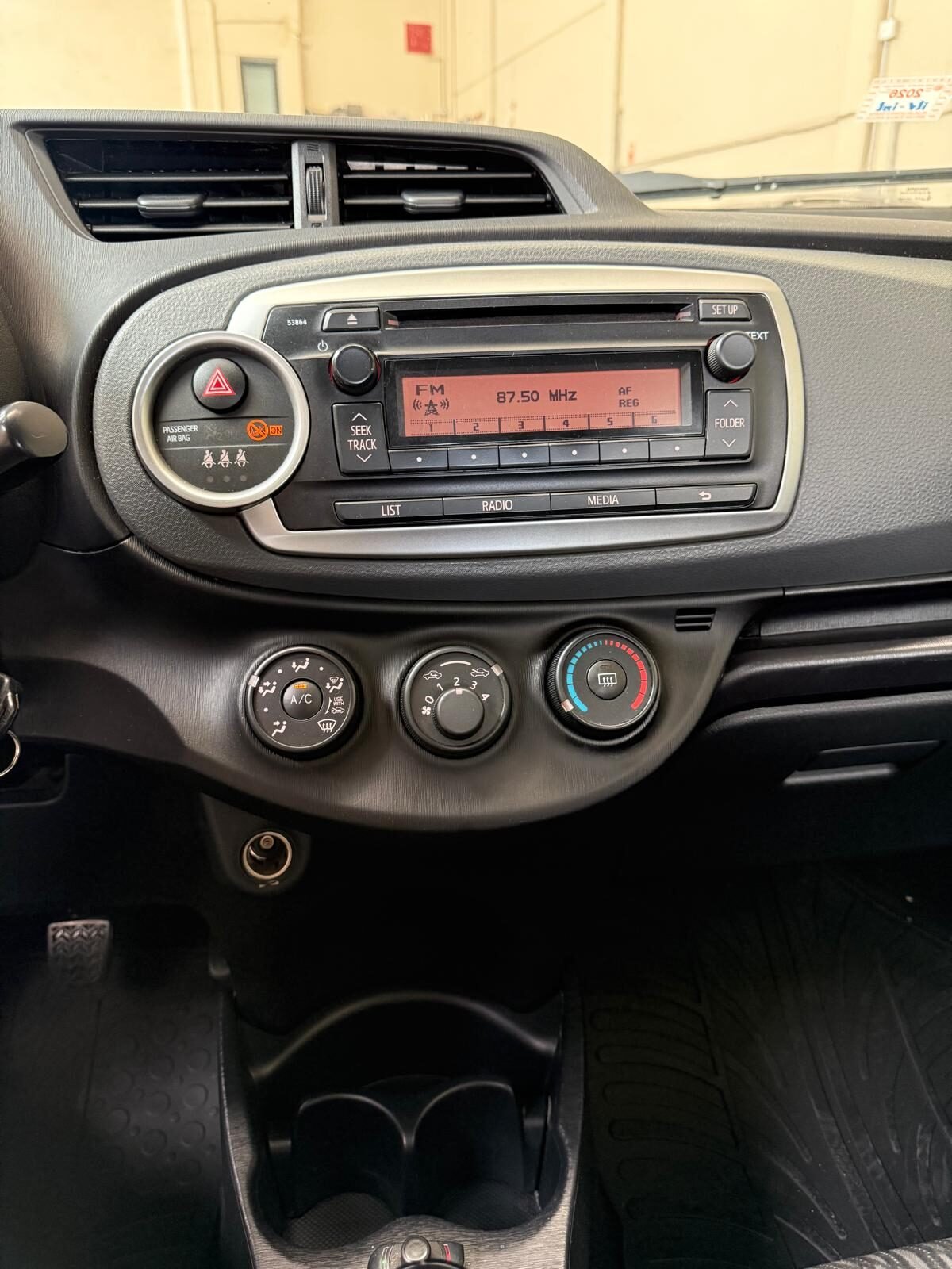 TOYOTA YARIS 1.Oi ACTIVE