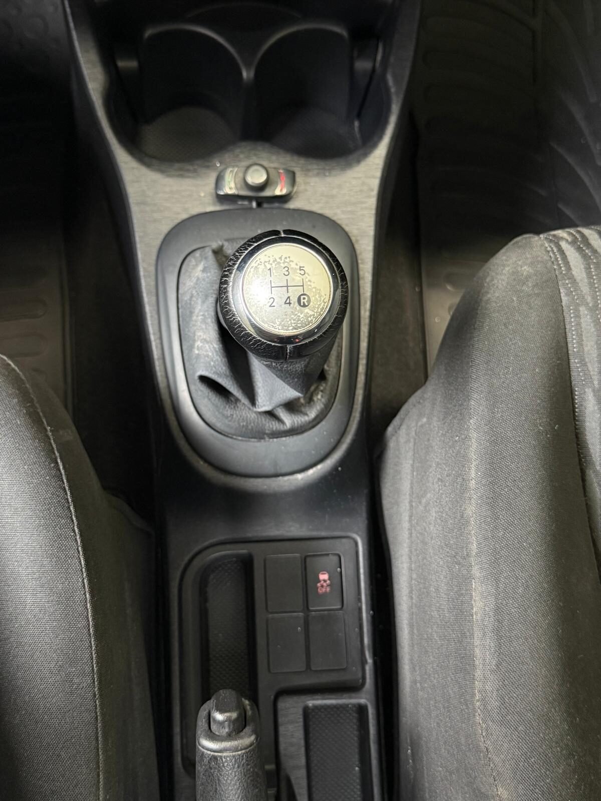 TOYOTA YARIS 1.Oi ACTIVE