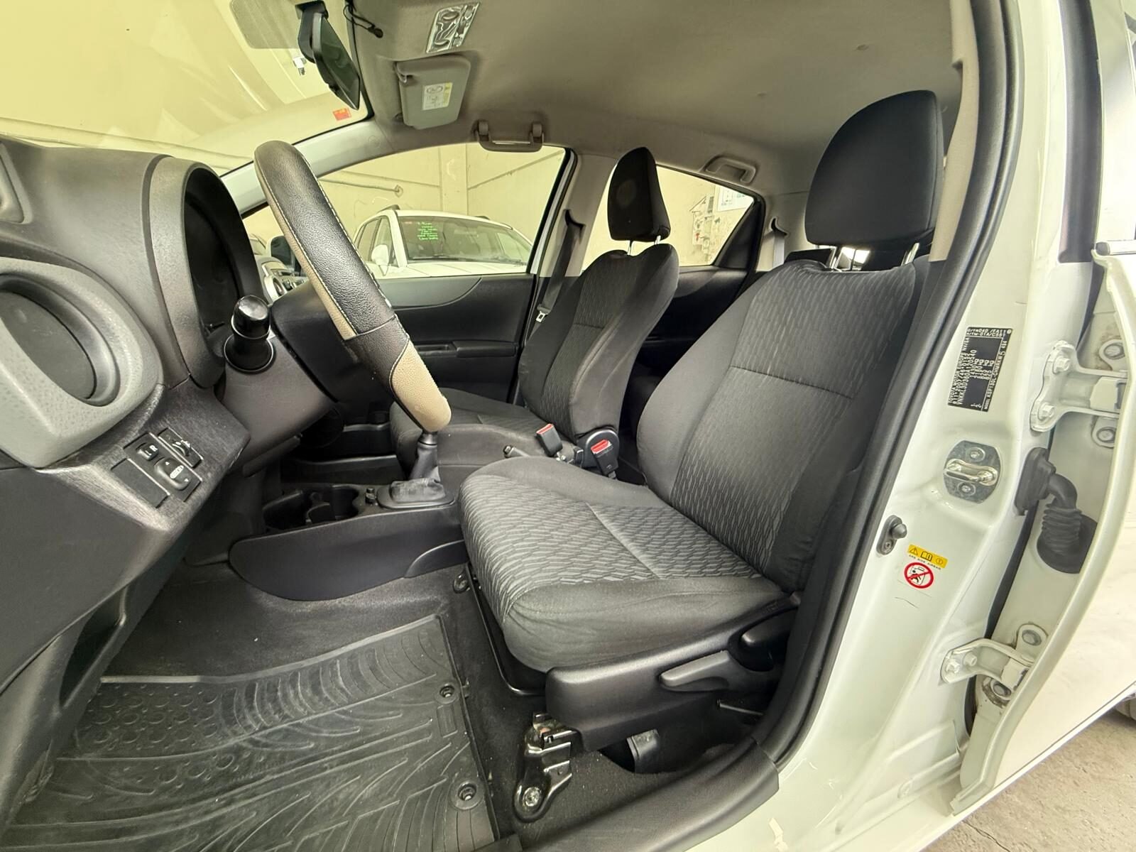 TOYOTA YARIS 1.Oi ACTIVE