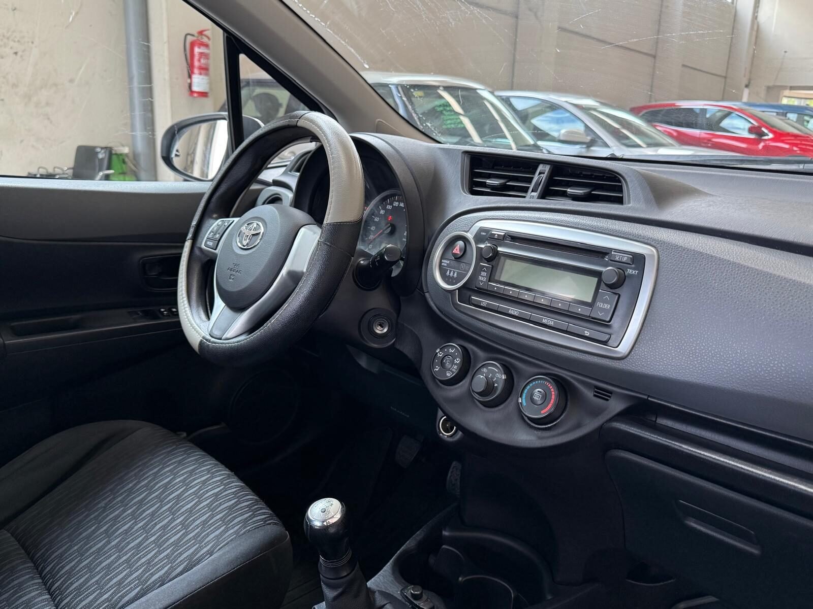 TOYOTA YARIS 1.Oi ACTIVE