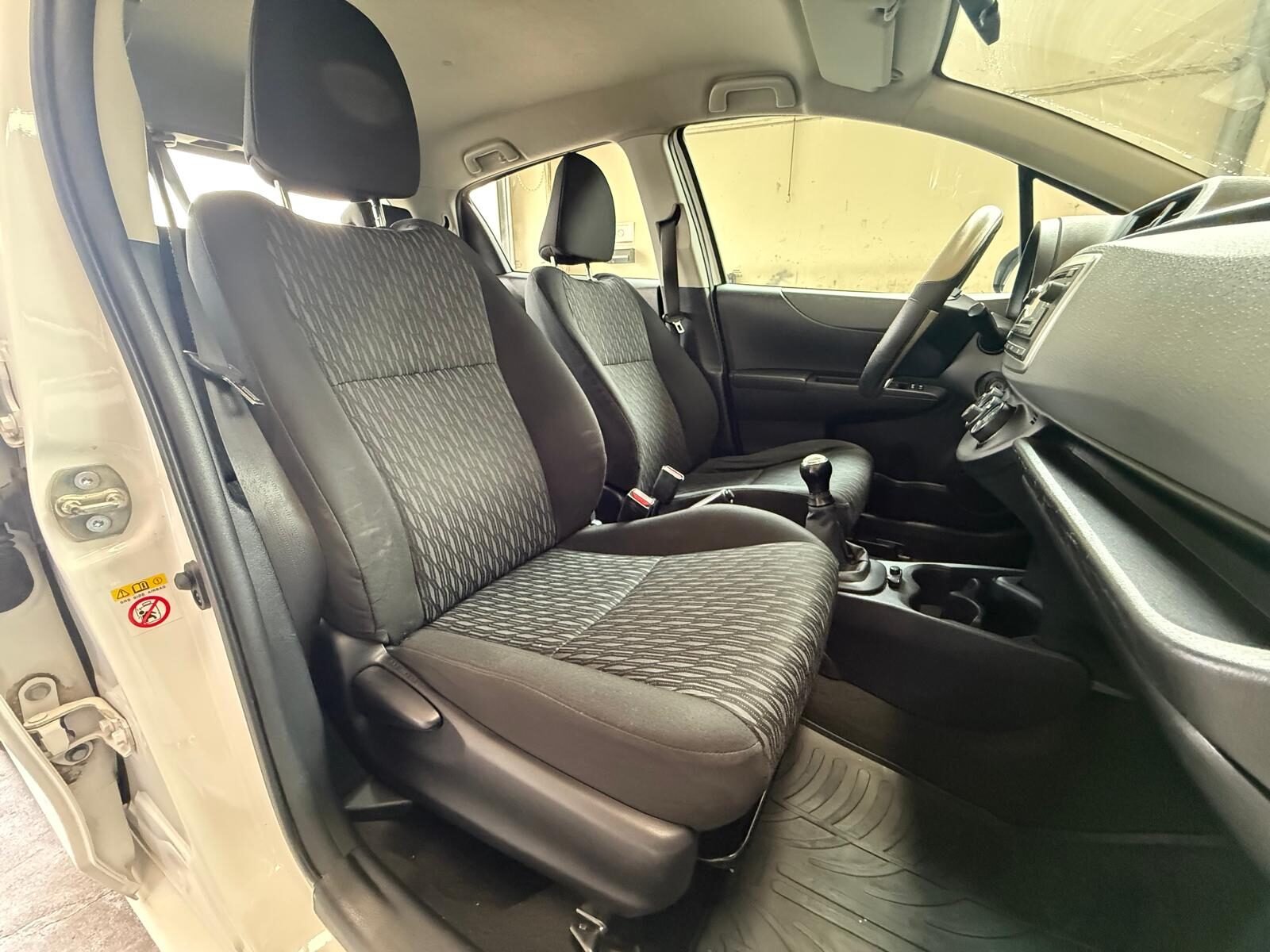 TOYOTA YARIS 1.Oi ACTIVE