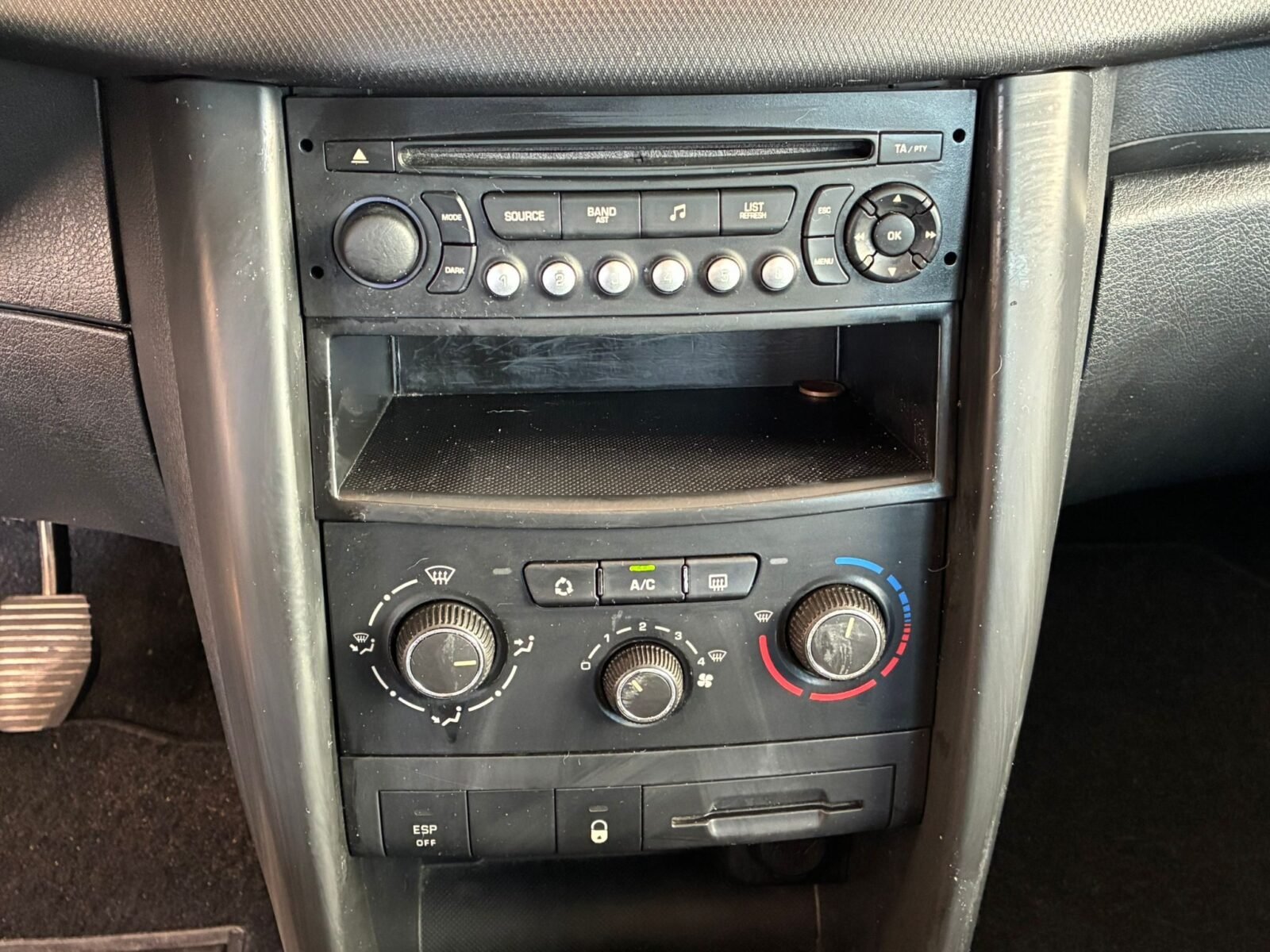 PEUGEOT 207 1.4i Confort