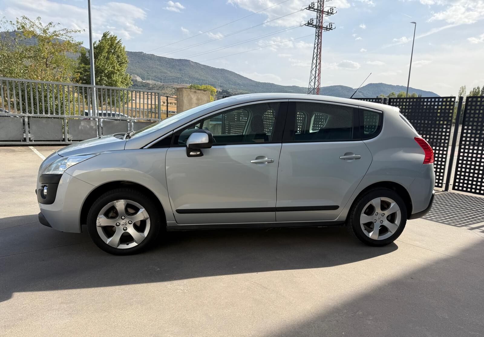 PEUGEOT 3008 1.6HDi